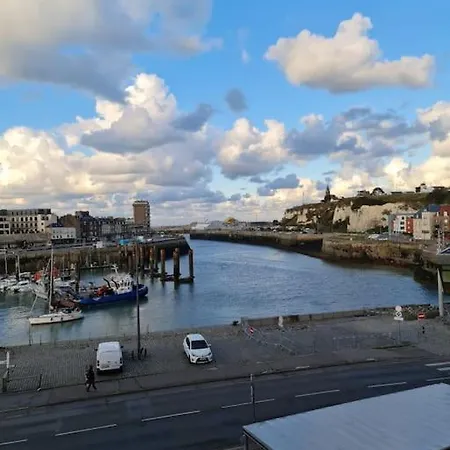 La Cale, Vue Sur Le Port